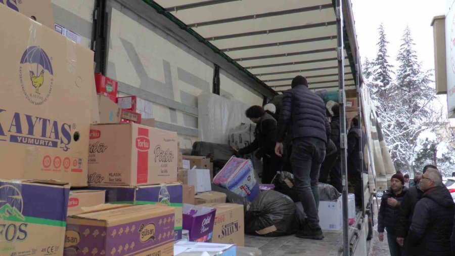 Sağlık Çalışanları Deprem İçin Seferber Oldu