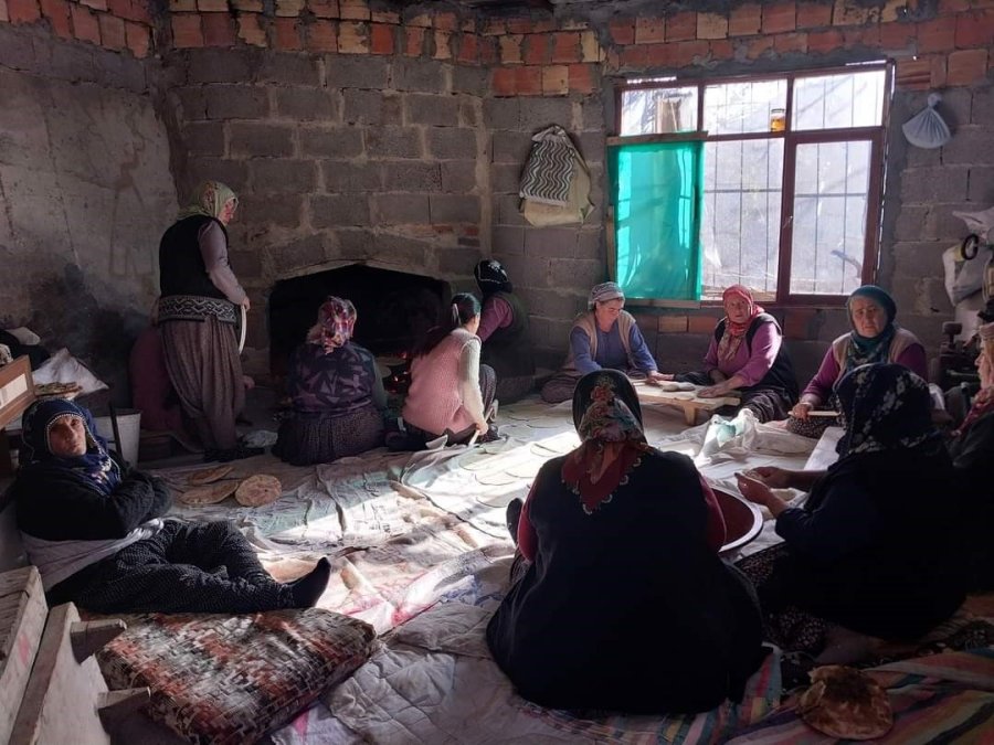 Umre Parasını Depremzedelere Gönderdiler