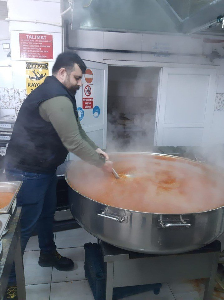 Beyşehir’in Gönüllü İş Makinesi Operatörleri Deprem Bölgesi Yolcusu