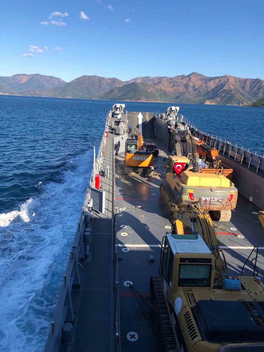 Msb: “iş Makinelerini Deprem Bölgesine Ulaştırmaya Devam Ediyoruz”