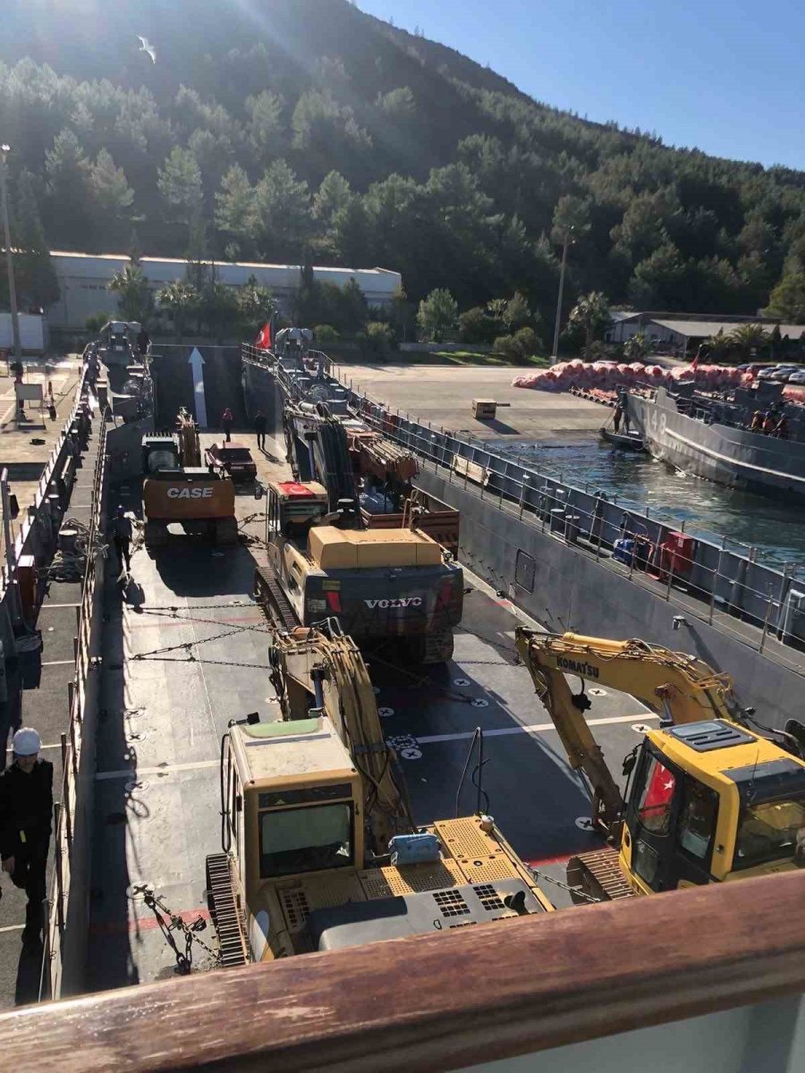 Msb: “iş Makinelerini Deprem Bölgesine Ulaştırmaya Devam Ediyoruz”