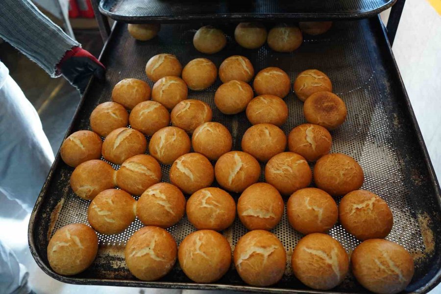 Tarsus’tan Deprem Bölgesine Ekmek Sevkiyatı