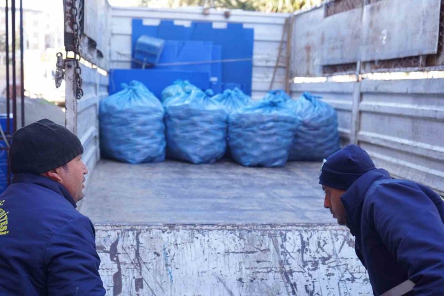 Tarsus’tan Deprem Bölgesine Ekmek Sevkiyatı