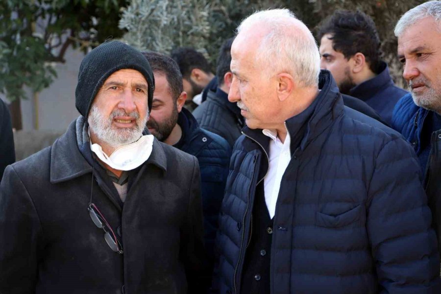 Başkan Gültak Deprem Bölgesinde