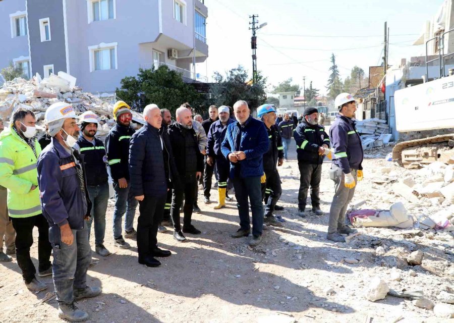 Başkan Gültak Deprem Bölgesinde