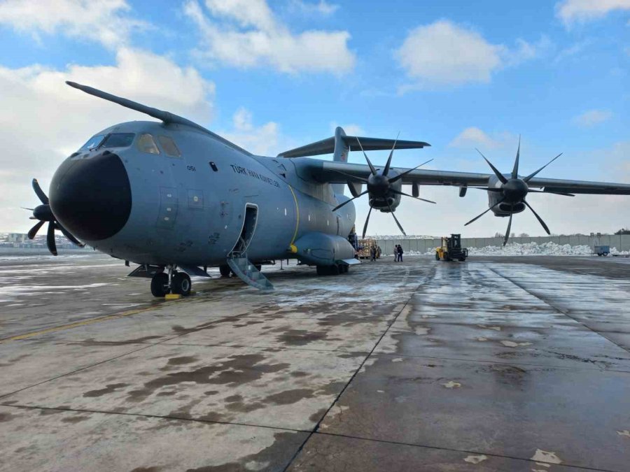 28 Ton Yardım Malzemesi A400m Kargo Uçağıyla Deprem Bölgelerine Gönderildi