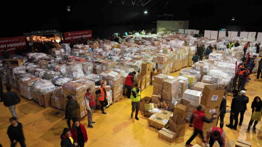 Başkan Böcek, Deprem Bölgesi İçin Acil İhtiyaç Listesini Açıkladı