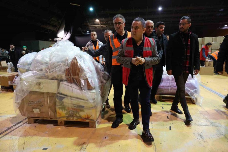 Başkan Böcek, Deprem Bölgesi İçin Acil İhtiyaç Listesini Açıkladı