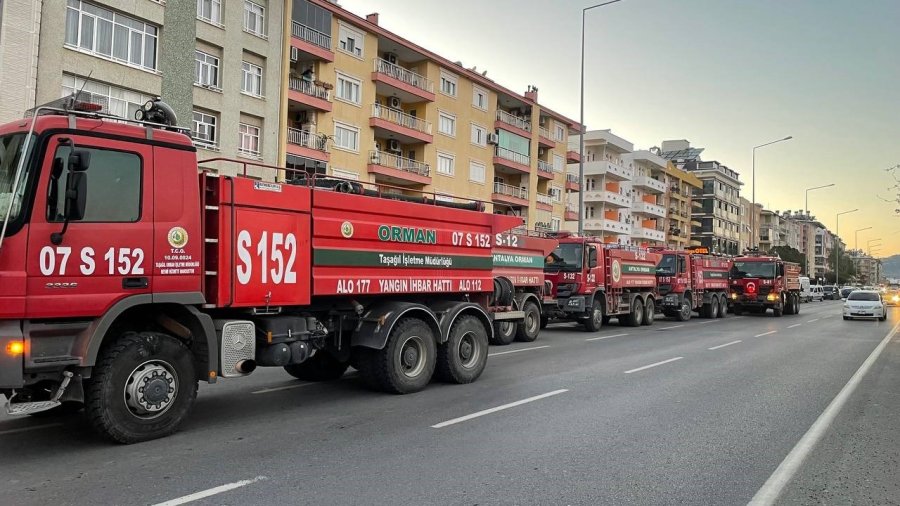Antalya’dan Deprem Bölgesine Gönderilen 20 Arazöz, İçme Suyu İhtiyacını Karşılayacak