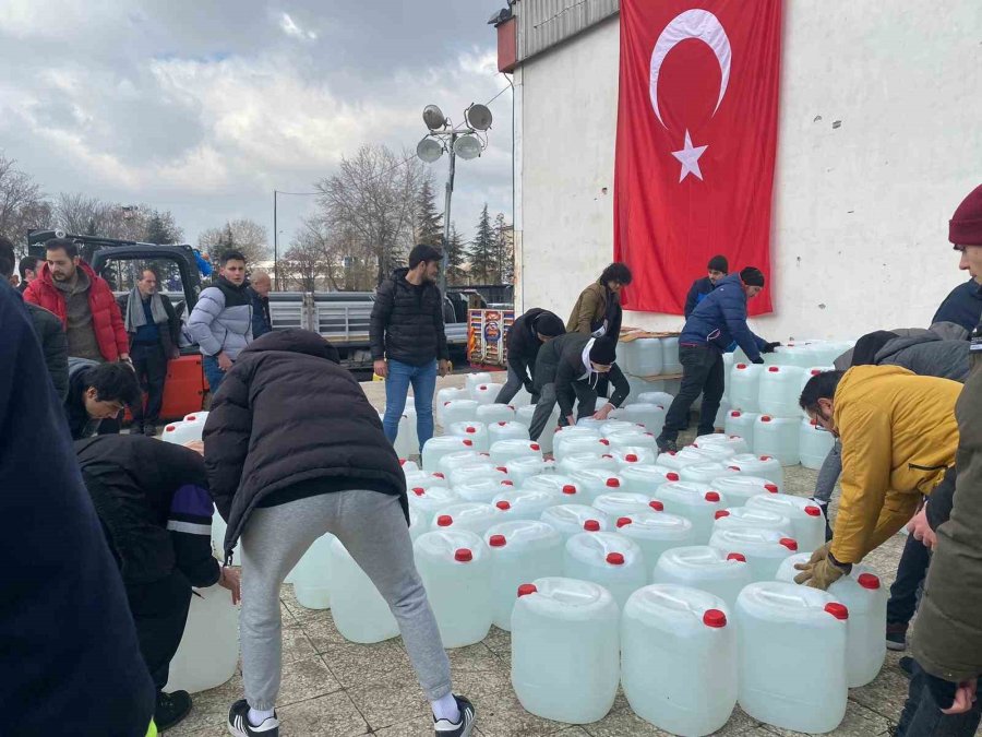 Başkentteki Vatandaşlar 4. Gününde De Depremzedeler İçin Yardıma Koştu