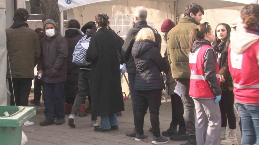 Başkentliler Depremin 4’üncü Gününde De Kan Vermeye Devam Etti