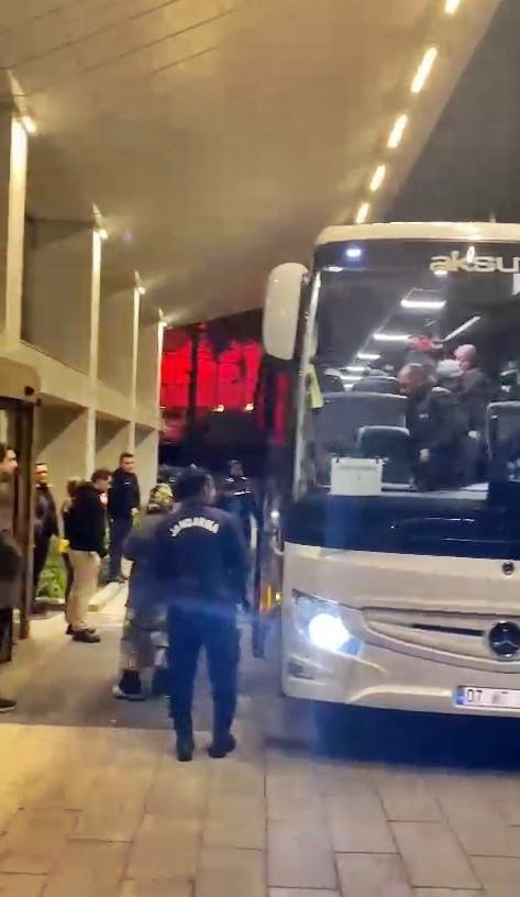 Antalya’daki Otellere Yerleştirilen Depremzedelerden İç Yakan Sözler