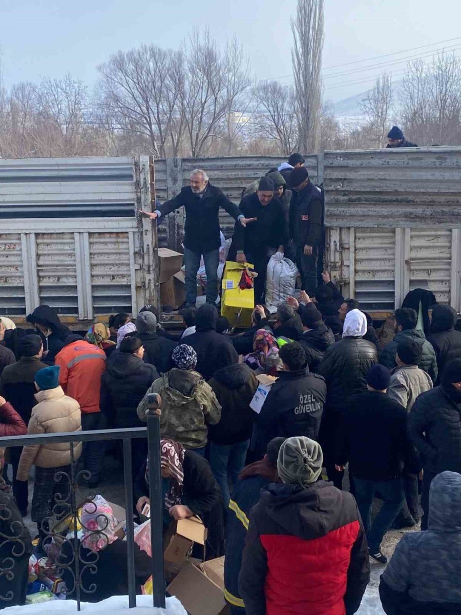 Bünyan’dan Deprem Bölgesine Yardım Akını