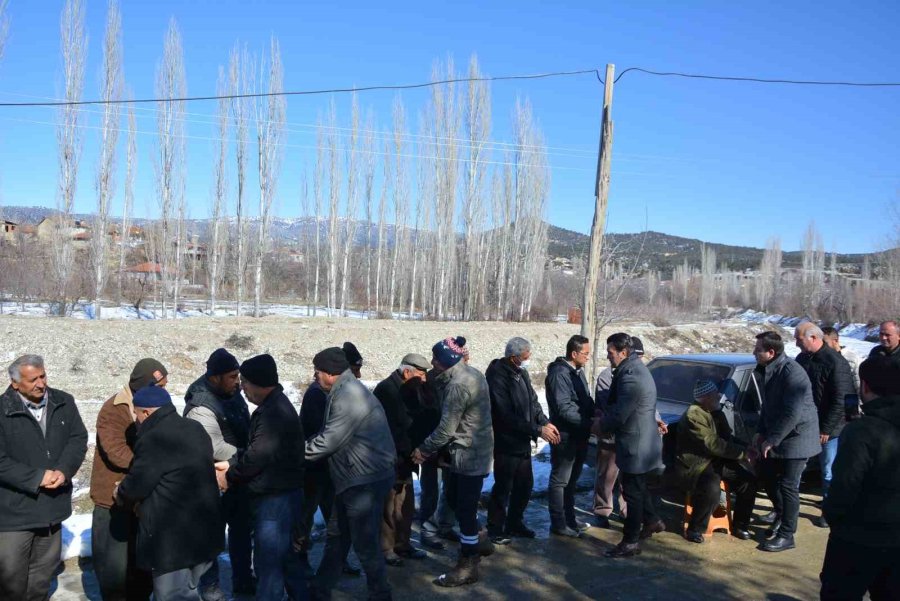 Depremde Yaşamını Yitiren Ümmühan Öğretmen Memleketi Antalya’da Toprağa Verildi