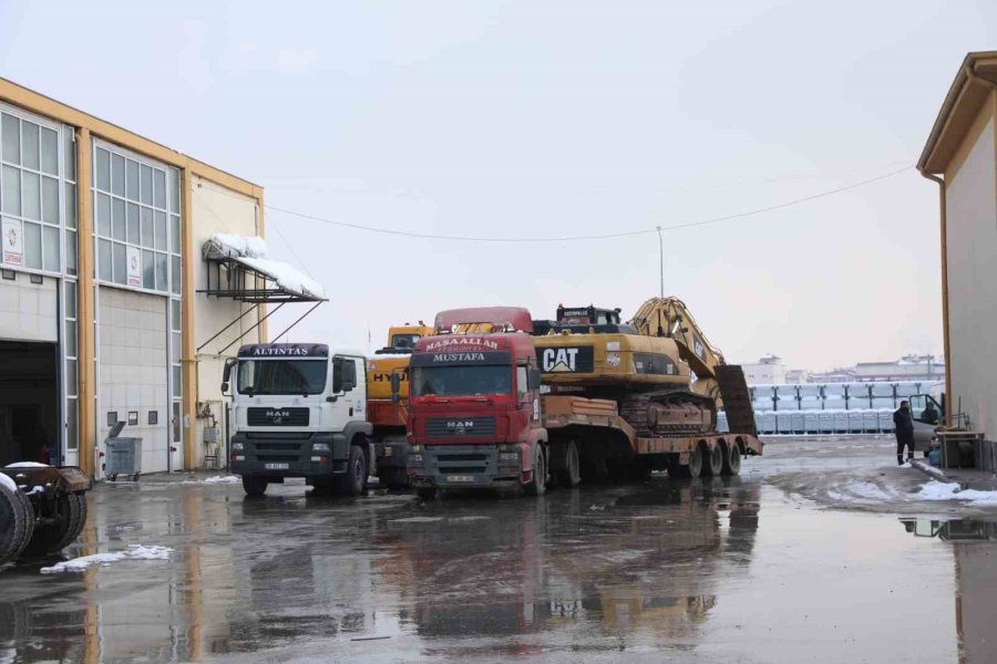 Başkan Çolakbayrakdar: “3’üncü Mobil Mutfağımız Deprem Bölgesine Yola Çıktı”