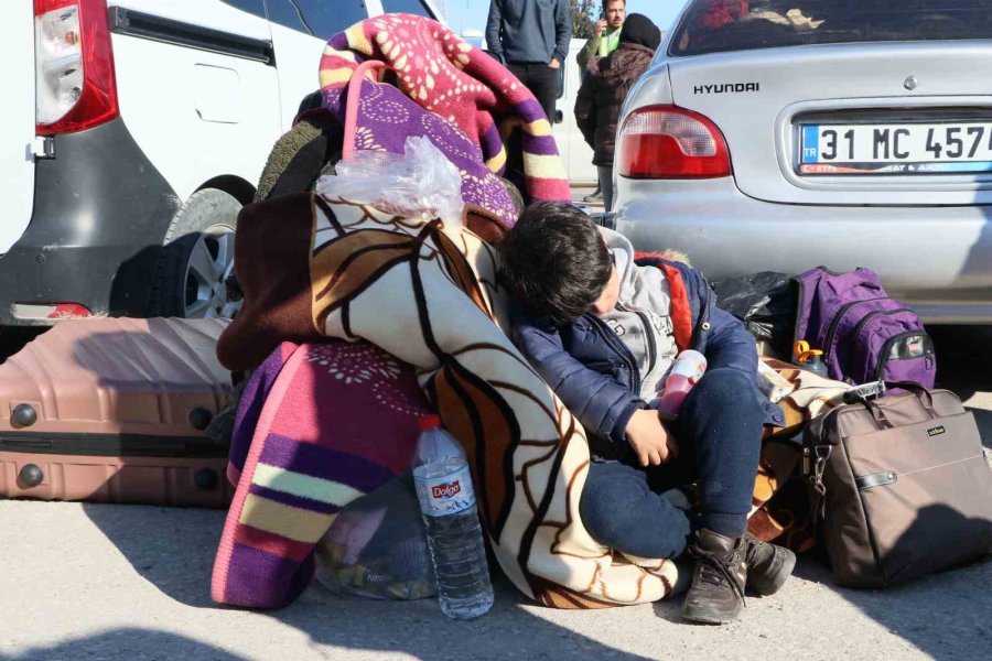 Mersin’e Gelen Depremzedeler Kyk Yurtlarına Yerleştiriliyor
