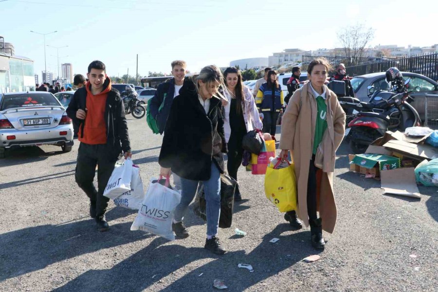 Mersin’e Gelen Depremzedeler Kyk Yurtlarına Yerleştiriliyor