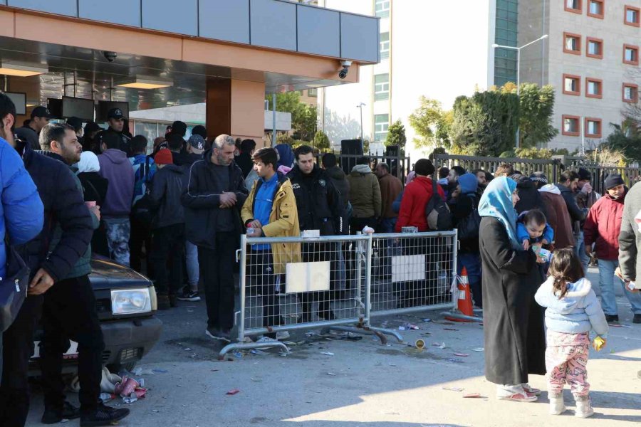 Mersin’e Gelen Depremzedeler Kyk Yurtlarına Yerleştiriliyor