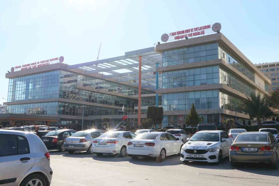 Mersin’e Gelen Depremzedeler Kyk Yurtlarına Yerleştiriliyor