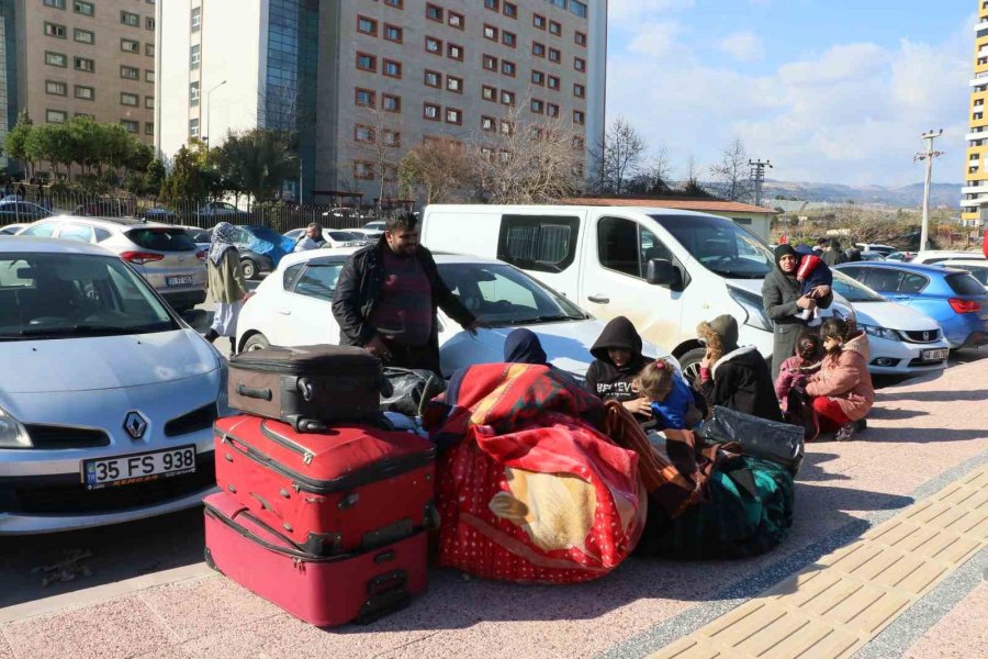 Mersin’e Gelen Depremzedeler Kyk Yurtlarına Yerleştiriliyor