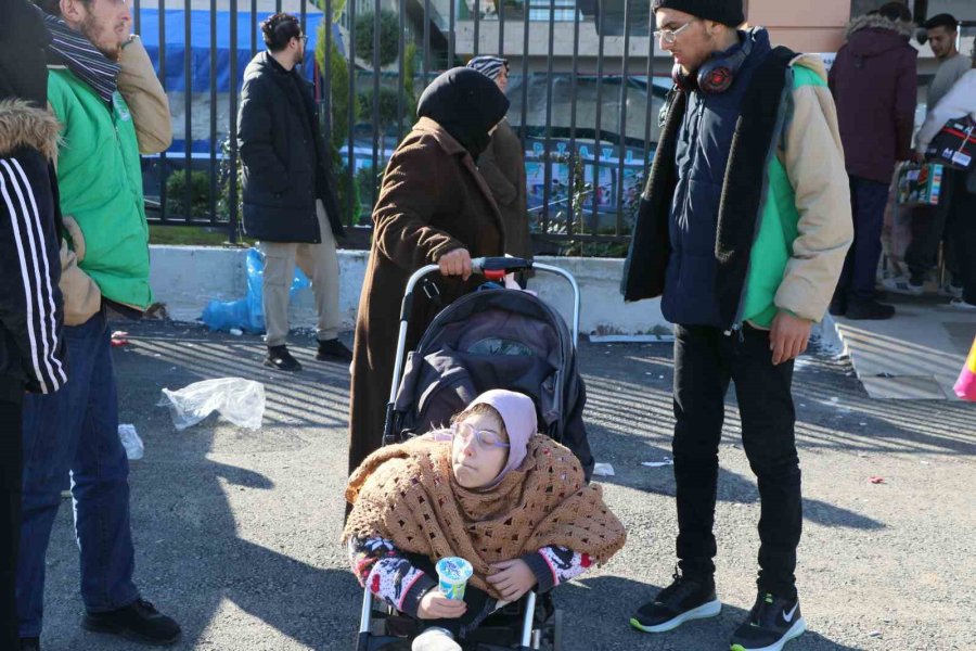 Mersin’e Gelen Depremzedeler Kyk Yurtlarına Yerleştiriliyor