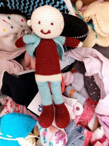 Yardım Kolisine Koyulan Oyuncaklar İçleri Isıttı