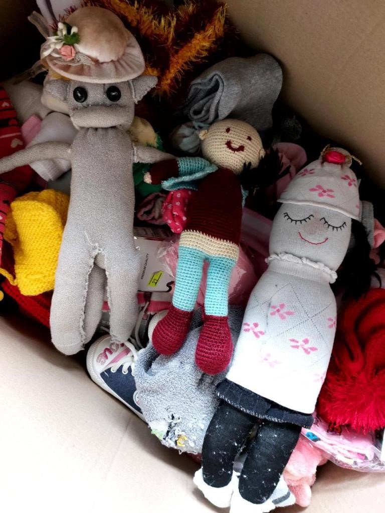 Yardım Kolisine Koyulan Oyuncaklar İçleri Isıttı