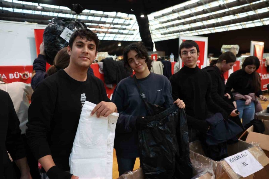 Depremin 4. Gününde Gelen Kurtuluşlar, Gönüllülerin Moral Kaynağı Oluyor