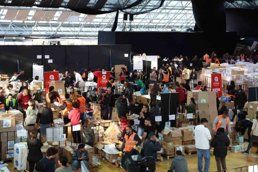 Depremin 4. Gününde Gelen Kurtuluşlar, Gönüllülerin Moral Kaynağı Oluyor