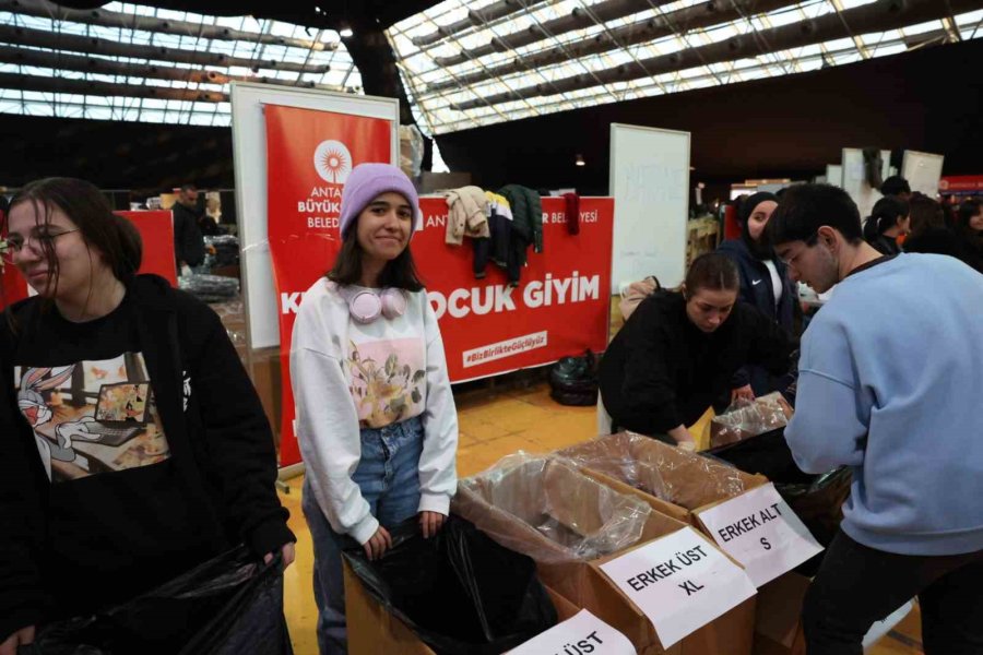 Depremin 4. Gününde Gelen Kurtuluşlar, Gönüllülerin Moral Kaynağı Oluyor