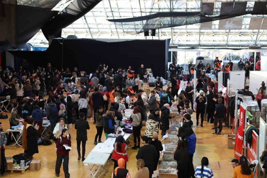 Depremin 4. Gününde Gelen Kurtuluşlar, Gönüllülerin Moral Kaynağı Oluyor