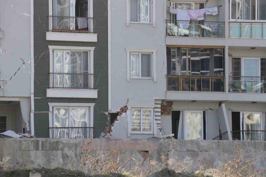 İskenderun’da Tahribat Havadan Görüntülendi