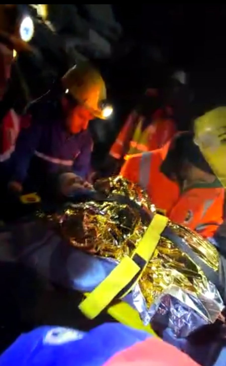 Adıyaman’da Maden İşçileri Minik Ahmet’i Enkaz Altından Böyle Çıkardı