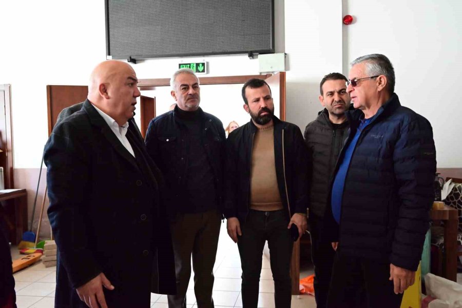 Kemer, Deprem Bölgesine 11. Yardım Tırını Uğurladı