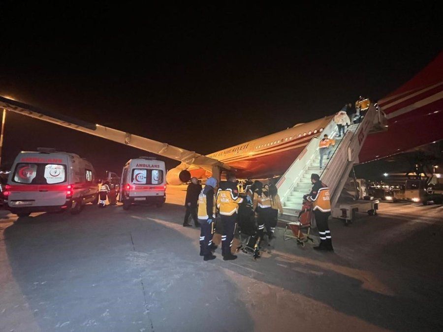 Adana’dan 60 Yaralı Cumhurbaşkanlığı Uçağı İle Ankara’ya Getirildi