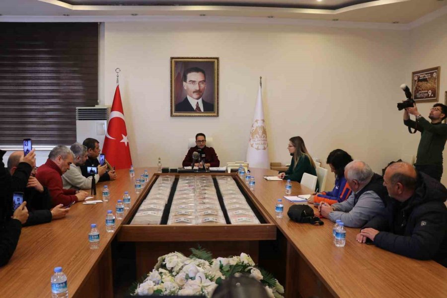 Aksaray’dan 110 Tır Yardım Deprem Bölgesine Ulaştırıldı