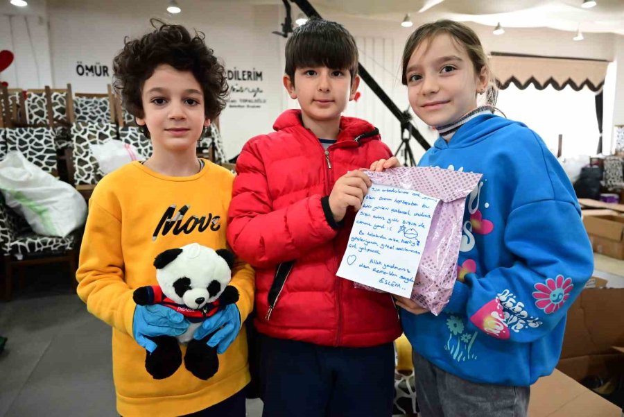 Kemer’den Depremzedelere Duygusal Mesajlar