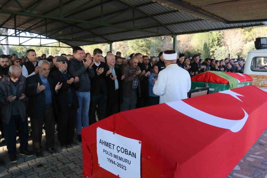 Depremde Hayatını Kaybeden Polis Ve Öğretmen Eşine Son Görev