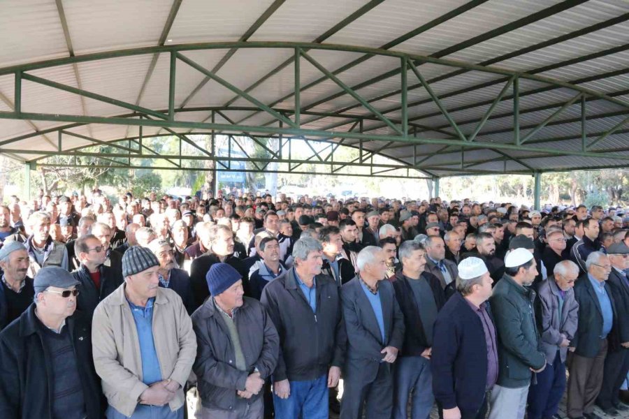 Depremde Hayatını Kaybeden Polis Ve Öğretmen Eşine Son Görev