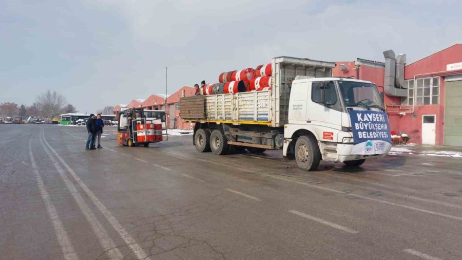 Kayseri Büyükşehir, Varilleri Sobaya Dönüştürüp, Depremzedelere Gönderdi