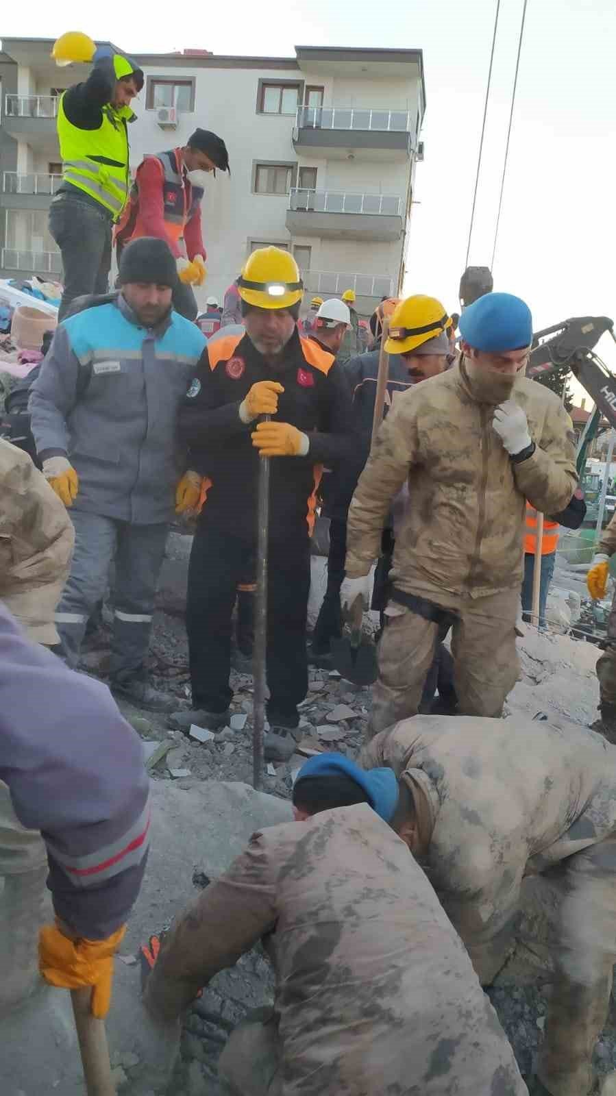 Kayseri Büyükşehir, Deprem Bölgesi Osmaniye’de De Yaraları Sarıyor