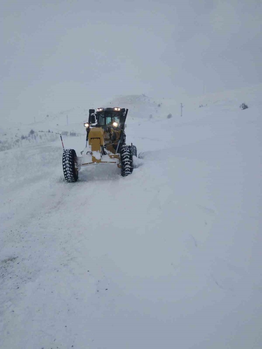 Büyükşehir, 104 Mahalle Yolunu Ulaşıma Açtı
