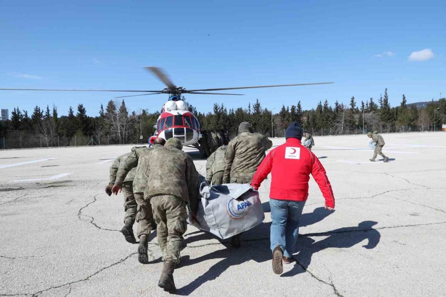 Kızılay Ve Tsk’dan Köylere Helikopterle Yardım