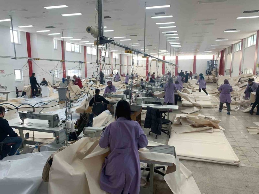 Kızılay’ın Ürettiği Deprem Çadırlarının Afet Bölgelerine Sevki Sürüyor