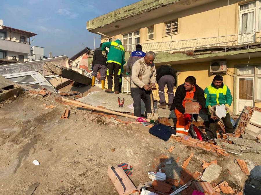 Ereğli Belediyesi Depremin Yaralarını Sarmak İçin Her Yerde