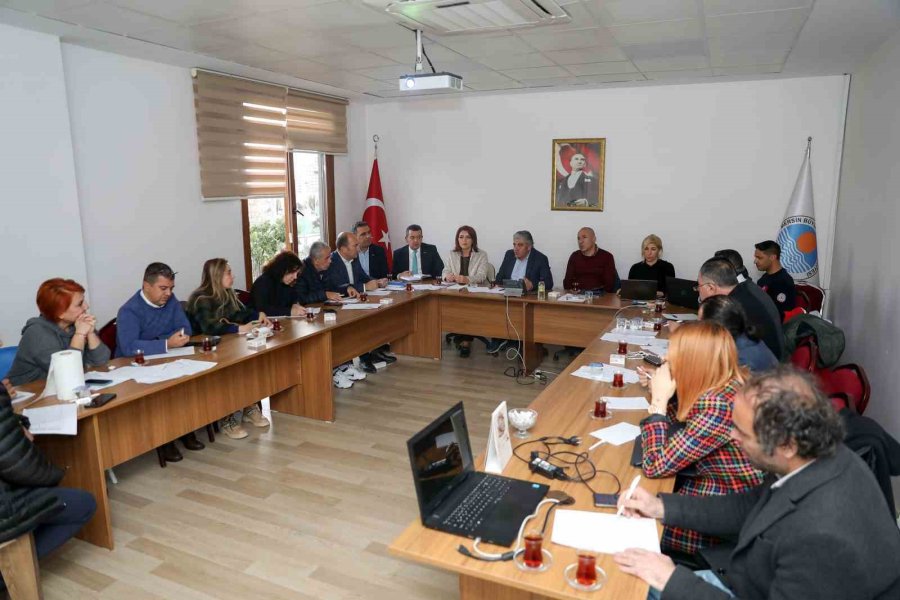 Depremin 4. Gününde De Yardımlar Çığ Gibi Büyüyor