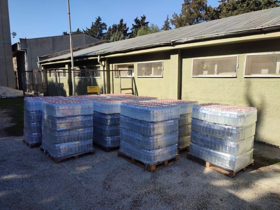 Mehmetçik Antakya’da Depremzedelere Su Dağıtımını Sürdürüyor
