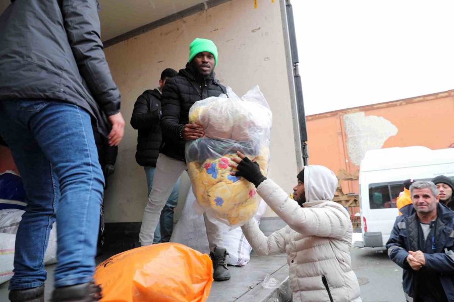 Yabancı Öğrenciler Depremzedeler İçin Seferber Oldu