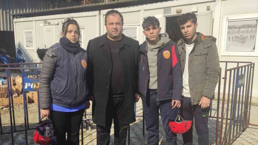 Selçuk Üniversitesi Öğrencileri Arama Kurtarma Çalışmalarına Destek Veriyor