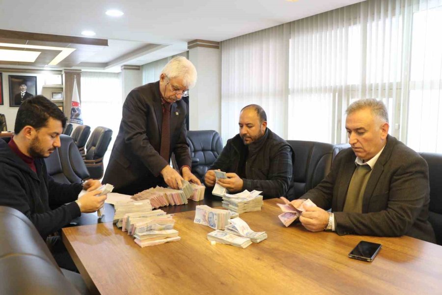 Aksaray’daki Süt Üreticilerinden Deprem Bölgesine 1 Milyon Lira Yardım